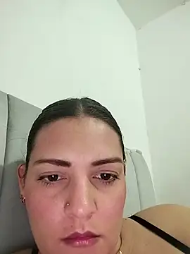 Snapshot of Mia_Hampton chatting on 05-15-26, 06:37 Mia Hampton online show from 05-15-26, 06:37