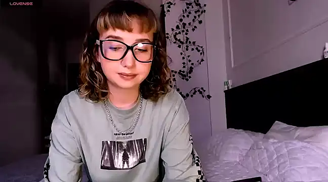 Snapshot of Cosmo_Riri chatting on 12-22-24, 07:00 Cosmo Riri online show from 12-22-24, 07:00