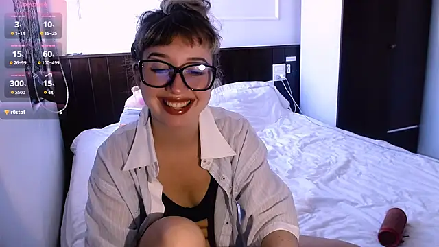 Snapshot of Cosmo_Riri chatting on 02-01-25, 05:49 Cosmo Riri online show from 02-01-25, 05:49