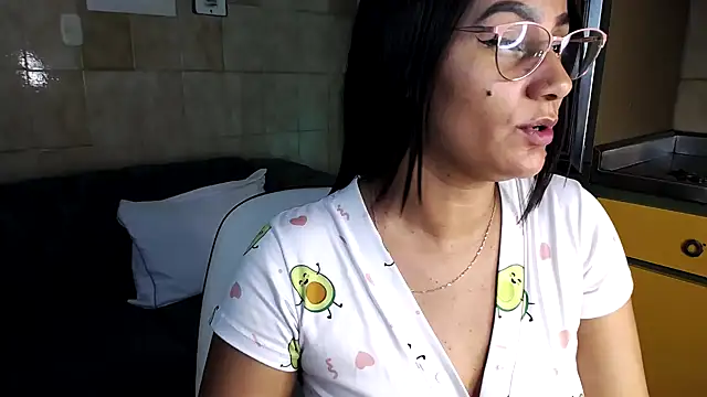 Leticia goddes online show from 11-06-25, 05:30