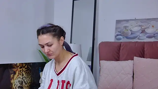 Snapshot of NicolLopeze chatting on 02-26-25, 07:20 NicolLopeze online show from 02-26-25, 07:20