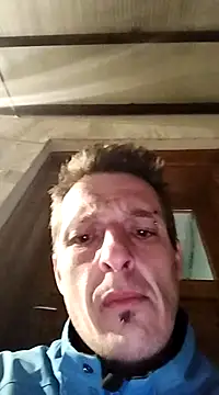 Snapshot of Cuple1 chatting on 03-08-25, 12:33 Cuple1 online show from 03-08-25, 12:33