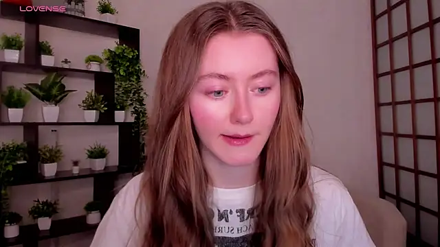 KateCuddle online show from 12-16-25, 02:27