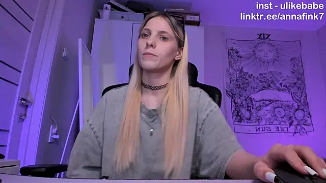 Snapshot of Anna_Fink chatting on 11-06-25, 08:54 Anna Fink online show from 11-06-25, 08:54