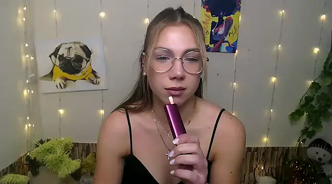 Snapshot of Sport_Tall_Doll chatting on 12-23-24, 07:06 Sport Tall Doll online show from 12-23-24, 07:06