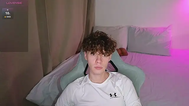 cute thomas online show from 04-24-26, 07:16