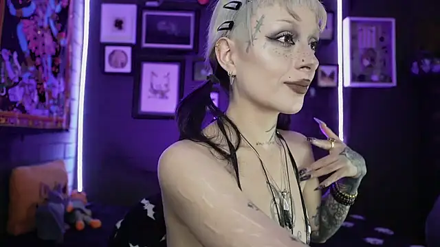 insania 9999  online show from 01-16-26, 04:11