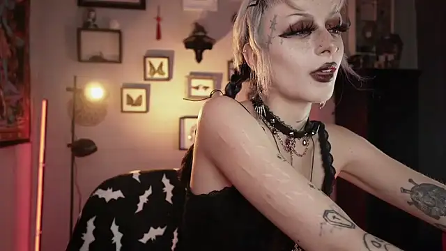 insania 9999  online show from 03-10-26, 04:12