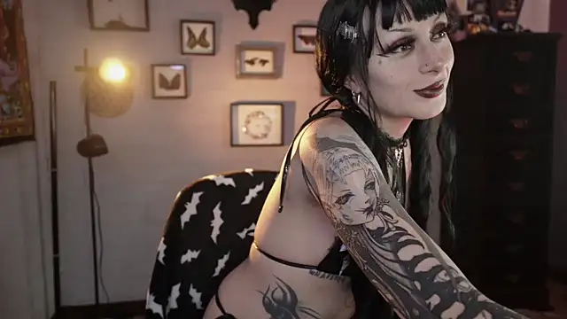 insania 9999  online show from 04-14-26, 06:25