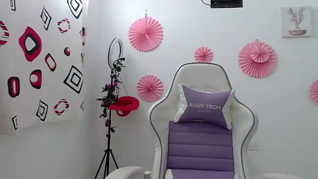 InocentHeaven1 online show from 12-17-25, 01:06