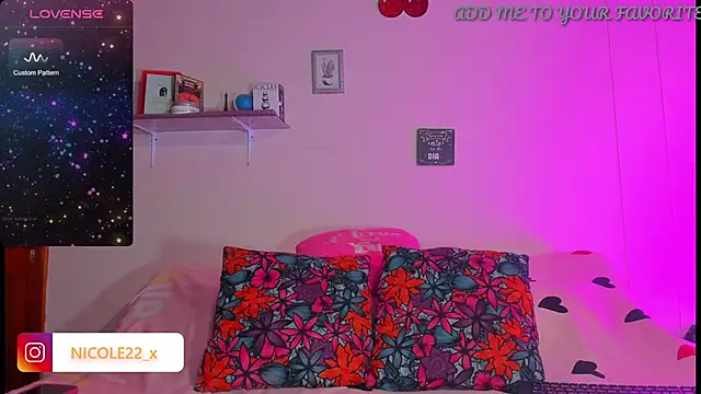 Snapshot of Nicole_x chatting on 12-29-24, 12:52 Nicole x online show from 12-29-24, 12:52