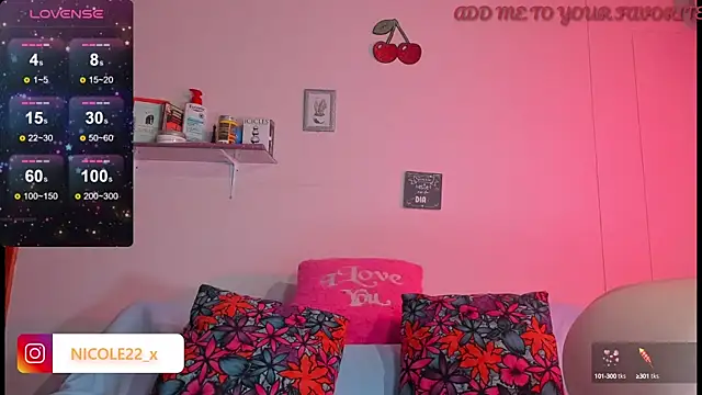 Snapshot of Nicole_x chatting on 12-31-24, 10:34 Nicole x online show from 12-31-24, 10:34