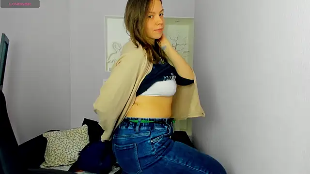 Snapshot of Persephoni chatting on 04-25-26, 10:40 Persephoni online show from 04-25-26, 10:40