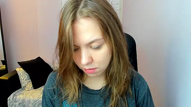 Snapshot of Persephoni chatting on 05-17-26, 10:44 Persephoni online show from 05-17-26, 10:44