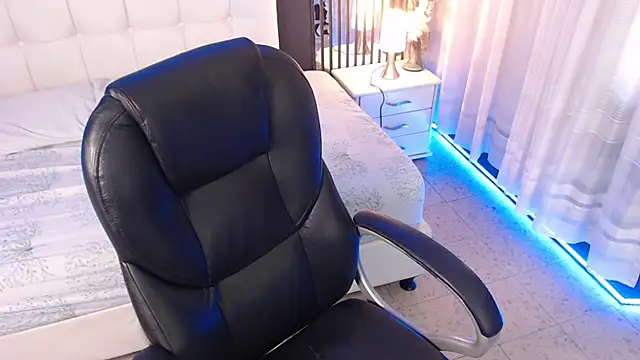 LiaVillalobos online show from 01-17-26, 01:27