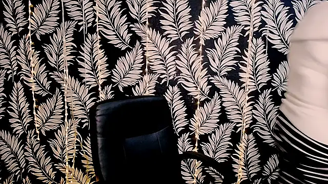 Olivia playful online show from 02-06-26, 12:30