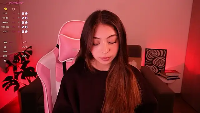 Snapshot of annie24_evans chatting on 12-03-24, 04:14 annie24 evans online show from 12-03-24, 04:14