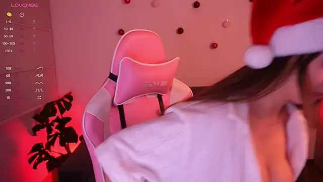 Snapshot of annie24_evans chatting on 12-20-24, 03:03 annie24 evans online show from 12-20-24, 03:03