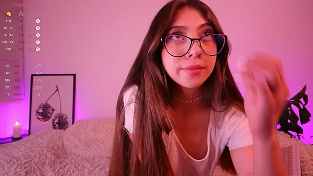 Snapshot of annie24_evans chatting on 01-09-25, 12:14 annie24 evans online show from 01-09-25, 12:14