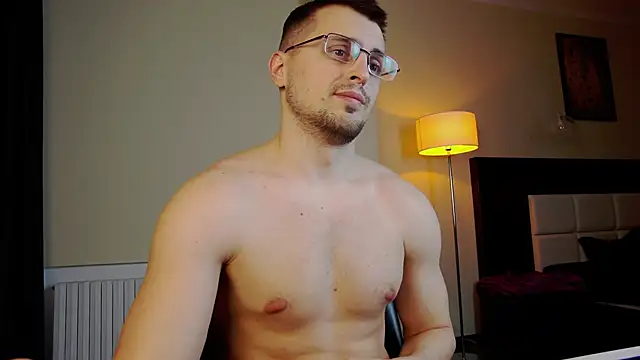 Snapshot of Friend12321 chatting on 03-11-25, 12:11 Friend12321 online show from 03-11-25, 12:11