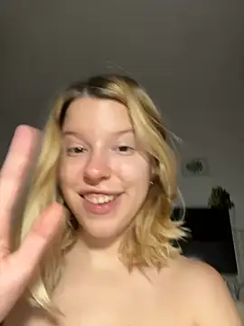Snapshot of kimczii chatting on 12-17-24, 09:28 kimczii online show from 12-17-24, 09:28