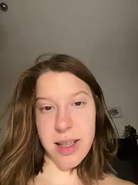 Snapshot of kimczii chatting on 12-30-24, 10:32 kimczii online show from 12-30-24, 10:32