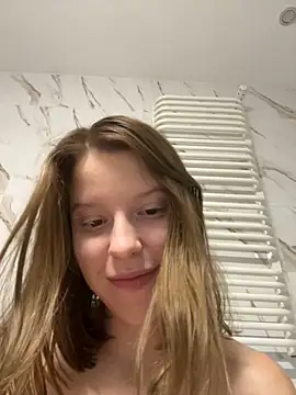 Snapshot of kimczii chatting on 01-08-25, 07:34 kimczii online show from 01-08-25, 07:34