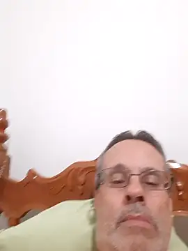 Snapshot of luiz303030 chatting on 11-01-25, 10:01 luiz303030 online show from 11-01-25, 10:01