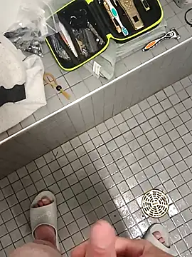 Snapshot of illdoanything1234 chatting on 09-20-25, 11:06 illdoanything1234 online show from 09-20-25, 11:06