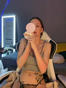 julia fly online show from 02-11-26, 05:34