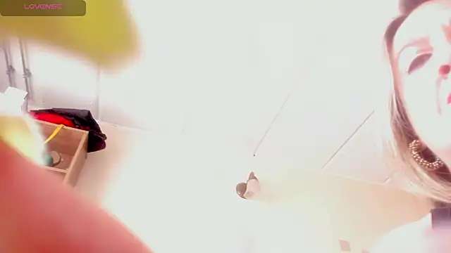 charlize legs online show from 12-08-24, 04:28