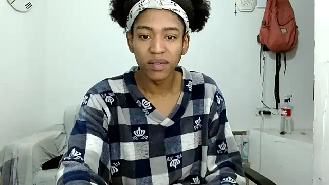 angelamarie1 online show from 10-28-25, 09:24