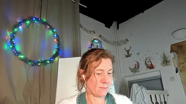 Snapshot of Lola_Belgium chatting on 01-15-25, 05:37 Lola Belgium online show from 01-15-25, 05:37