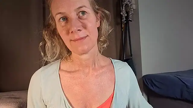 Lola Belgium online show from 07-14-26, 04:17