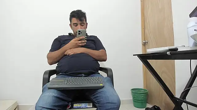 isearchcompany online show from 11-30-25, 07:40