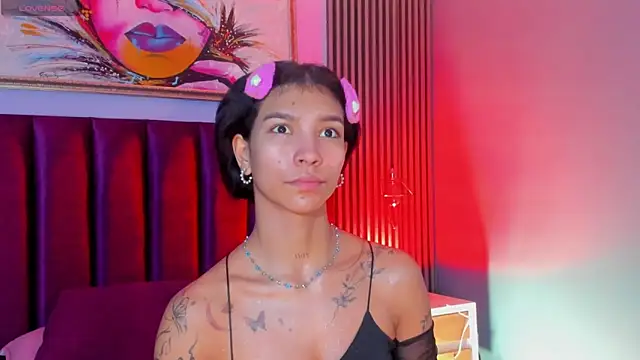 LauraAristizabal online show from 11-30-25, 12:42