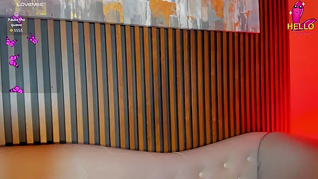 LauraAristizabal online show from 12-22-25, 12:46