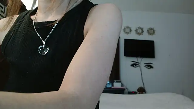 Snapshot of MINI_Petite chatting on 05-07-26, 06:02 MINI Petite online show from 05-07-26, 06:02