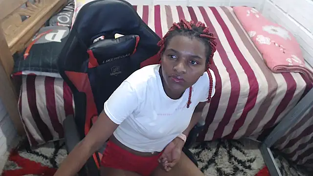 Snapshot of sexyjustin202 chatting on 02-05-25, 02:40 sexyjustin202 online show from 02-05-25, 02:40