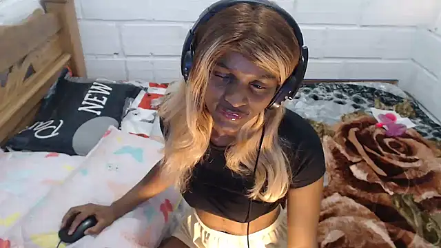 Snapshot of sexyjustin202 chatting on 03-11-25, 03:59 sexyjustin202 online show from 03-11-25, 03:59