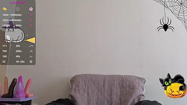 Snapshot of MaryHillx chatting on 10-23-25, 08:24 MaryHillx online show from 10-23-25, 08:24