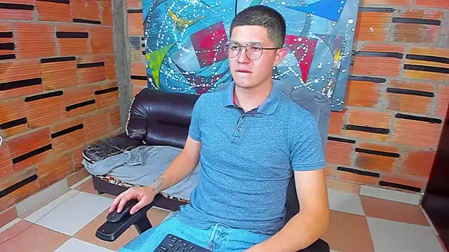 Snapshot of patrik_027 chatting on 03-03-25, 07:49 patrik 027 online show from 03-03-25, 07:49