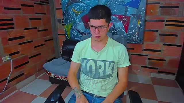 Snapshot of patrik_027 chatting on 03-21-25, 09:45 patrik 027 online show from 03-21-25, 09:45