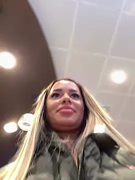 Snapshot of KirstieVegas chatting on 02-04-25, 11:38 KirstieVegas online show from 02-04-25, 11:38