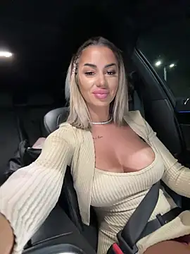 Snapshot of KirstieVegas chatting on 03-02-25, 09:32 KirstieVegas online show from 03-02-25, 09:32