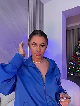 Snapshot of KirstieVegas chatting on 12-05-25, 05:31 KirstieVegas online show from 12-05-25, 05:31