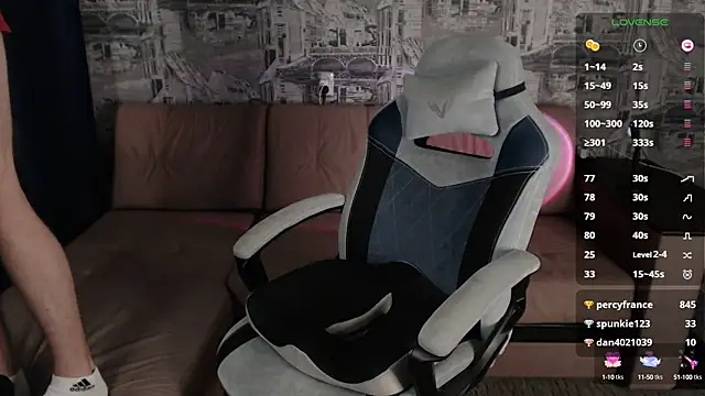 Snapshot of Oliver_Fresh chatting on 12-27-24, 12:12 Oliver Fresh online show from 12-27-24, 12:12