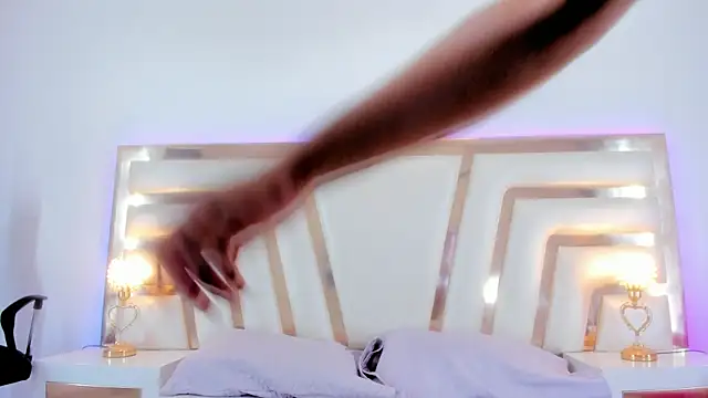 Aisharhodes00 online show from 02-10-25, 08:31