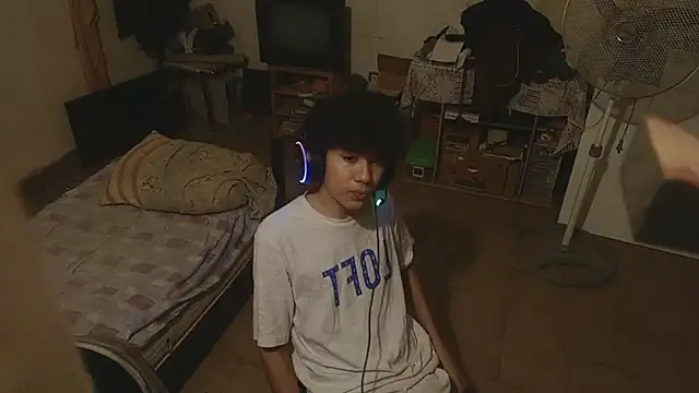 Emv2 online show from 04-17-26, 02:03