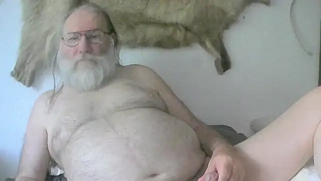 Snapshot of SexySantaC chatting on 06-23-26, 05:05 SexySantaC online show from 06-23-26, 05:05